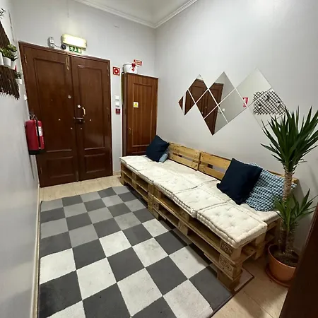 Guest In Ninho * ליסבון